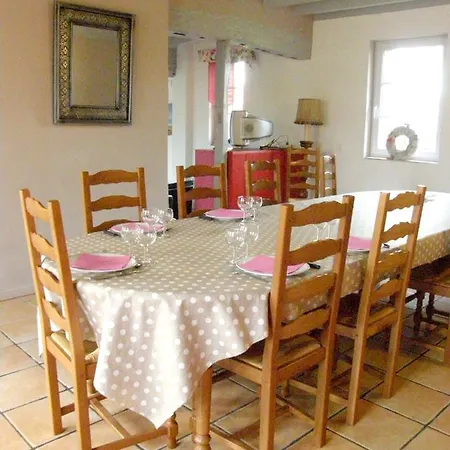 Hébergement de vacances Maison De 4 Avec Jardin Amenage Et Wifi A