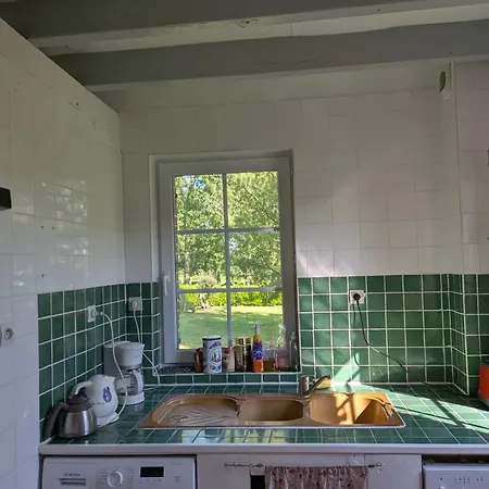 Сasa de vacaciones Maison De Charme à Avec Jardin Non Clôturé *