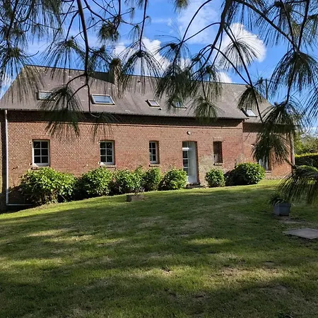 Maison De Charme à Avec Jardin Non Clôturé Berville-en-Caux
