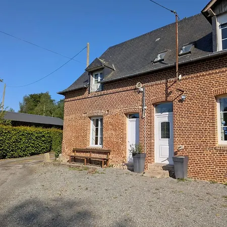 Maison De Charme à Avec Jardin Non Clôturé Berville-en-Caux